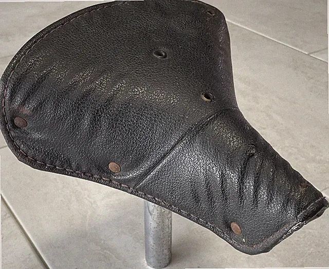 VINTAGE WRIGHTS COIL SPRING COMFORT BICYCLE SEAT SADDLE BLACK W/BUTTONS